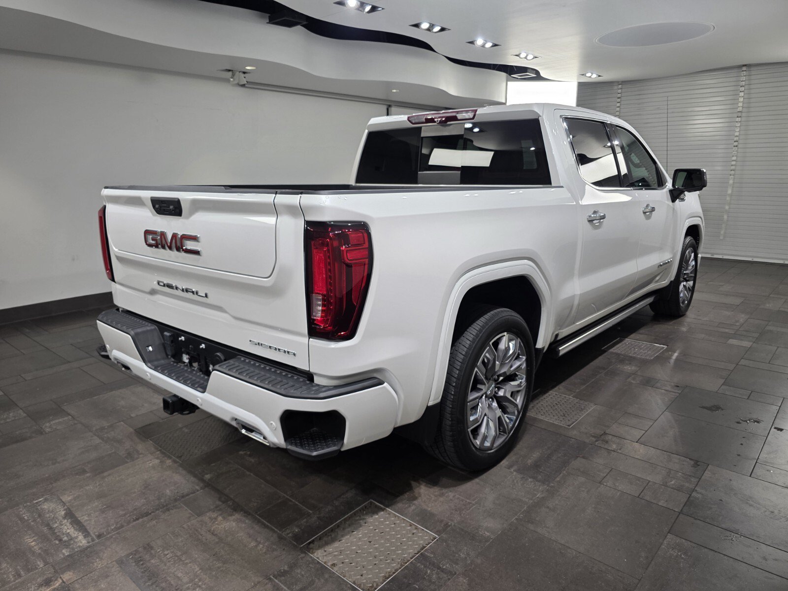 Used 2024 GMC Sierra 1500 Denali AWD/4WD image 28