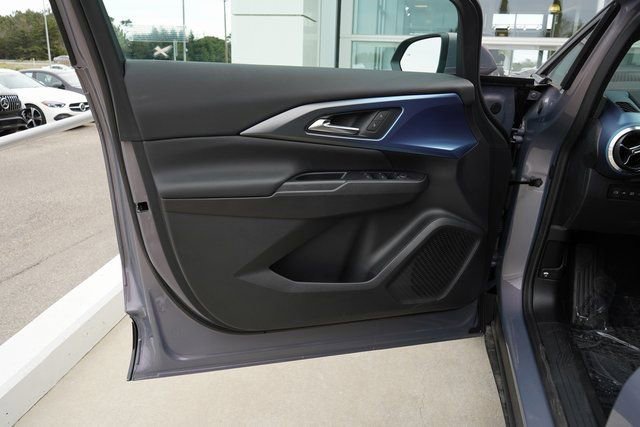 New 2025 Chevrolet Equinox EV LT image 13