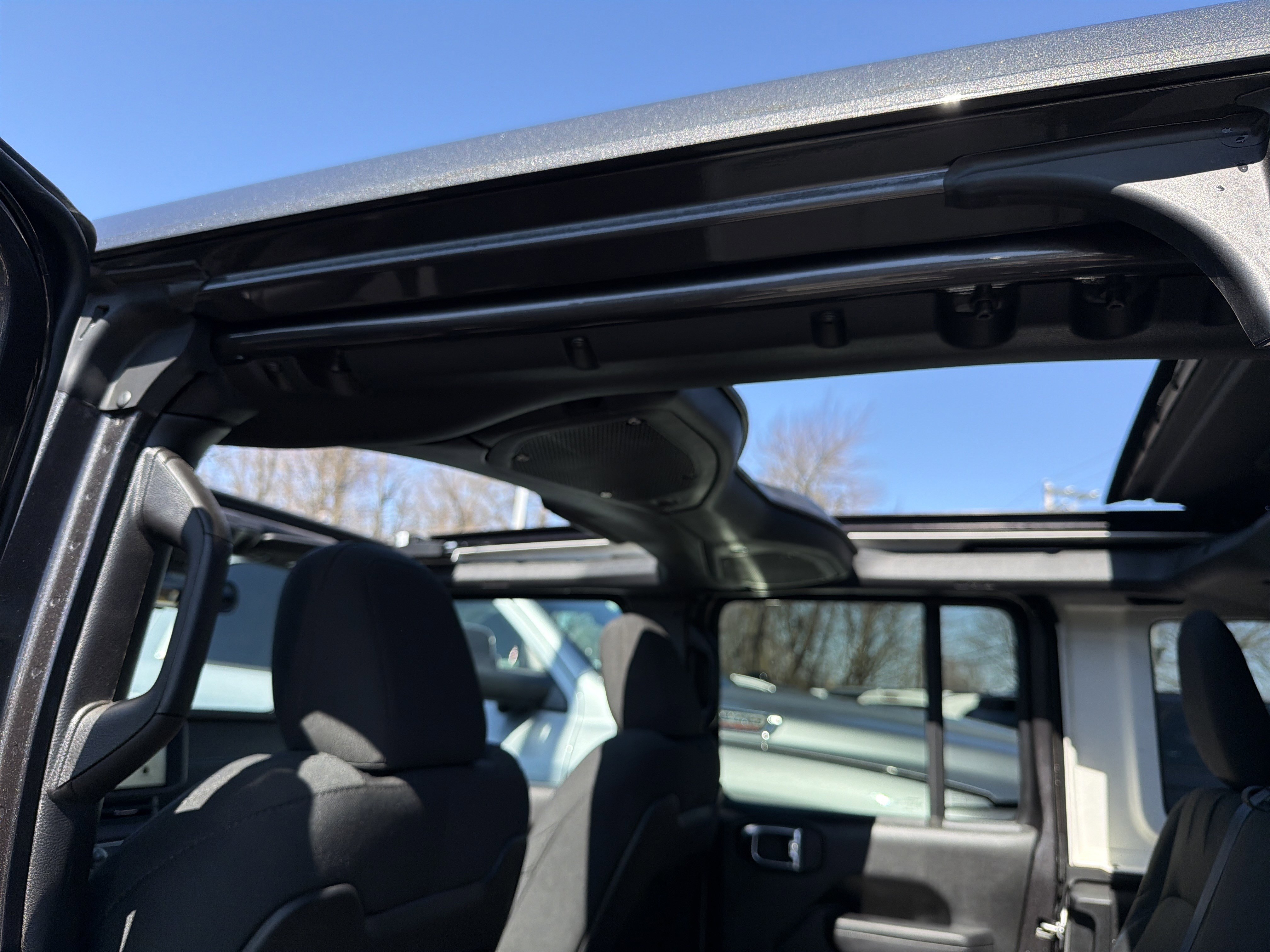 Certified 2025 Jeep Wrangler Unlimited Rubicon 4xe w/ Safety Group image 31