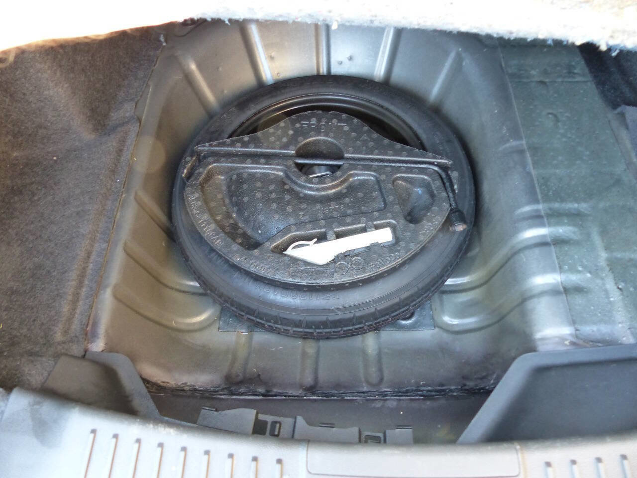 Used 2015 Ford Fiesta SE w/ Comfort Package image 11