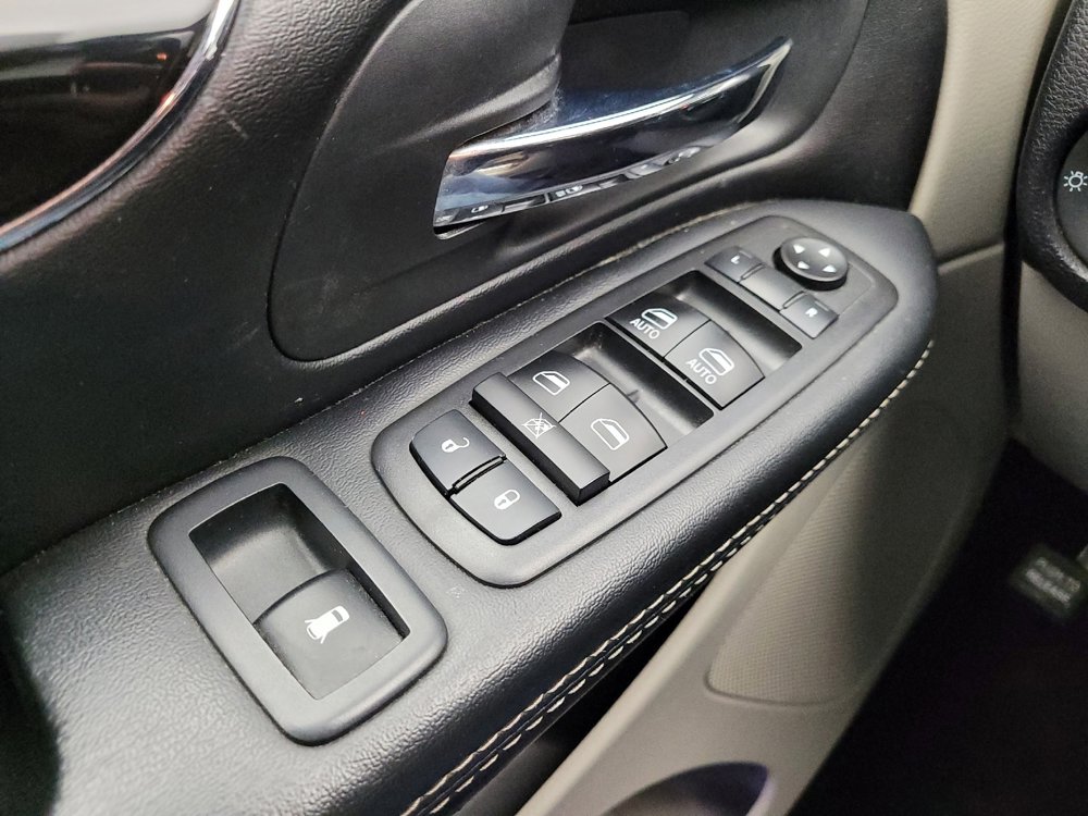 Used 2019 Dodge Grand Caravan SXT image 27