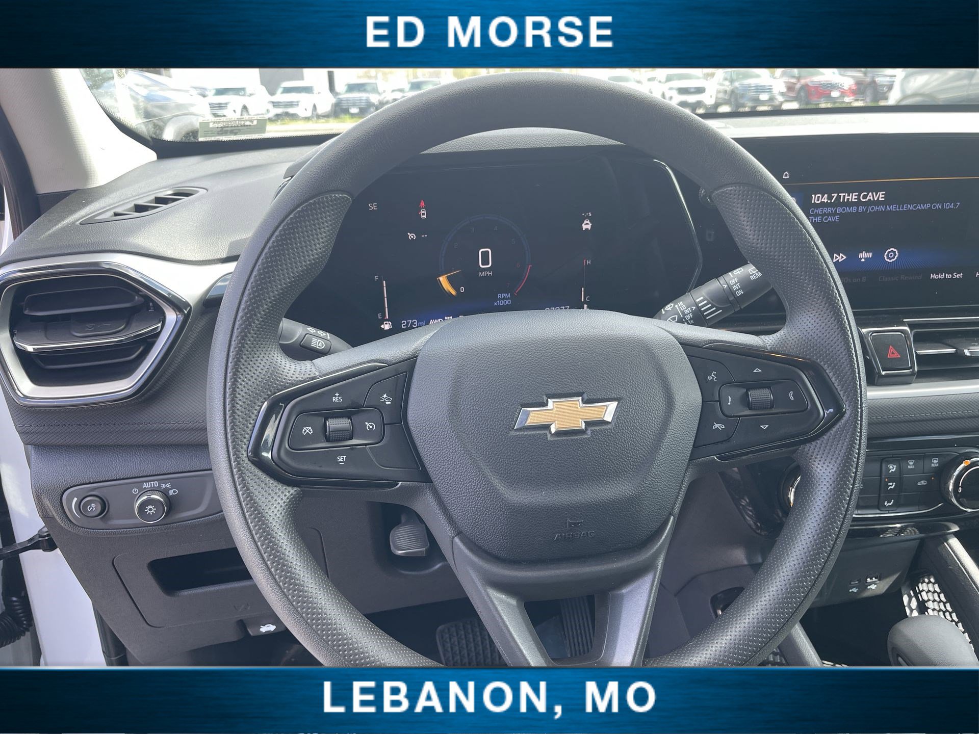 Used 2025 Chevrolet TrailBlazer LT AWD/4WD image 12