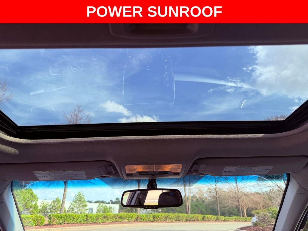 Used 2016 Toyota Camry SE w/ Moonroof Package image 8