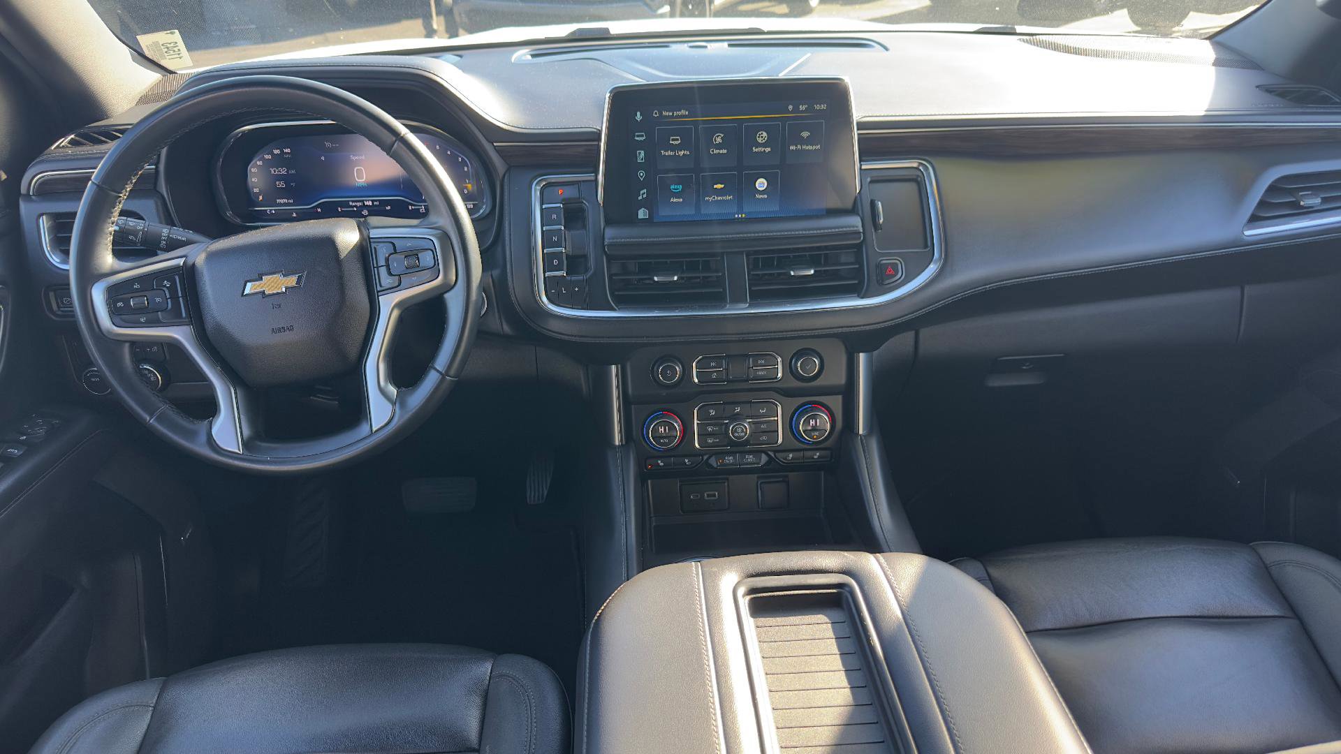 Used 2023 Chevrolet Suburban LT image 9