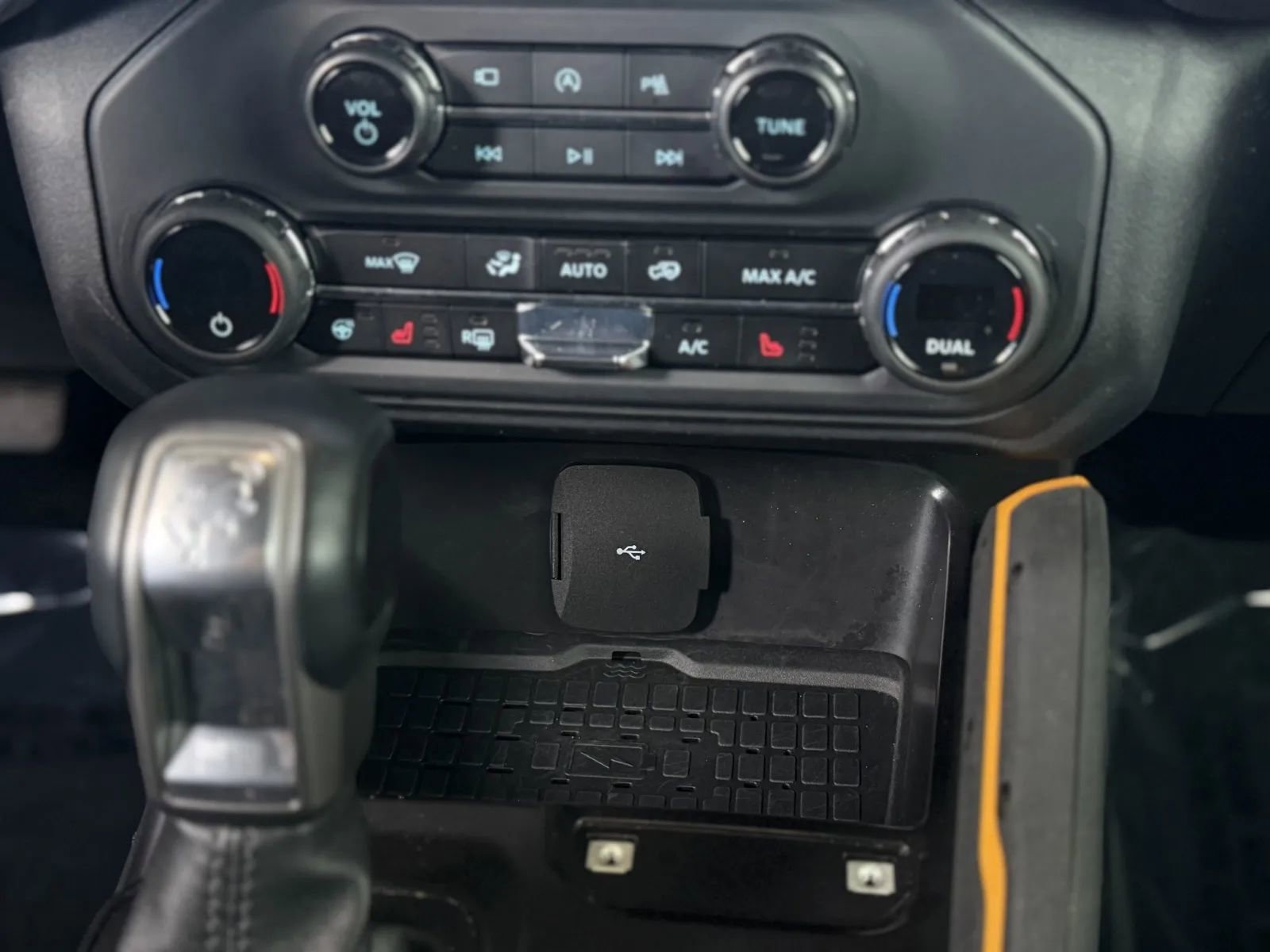 Used 2024 Ford Bronco Badlands image 35