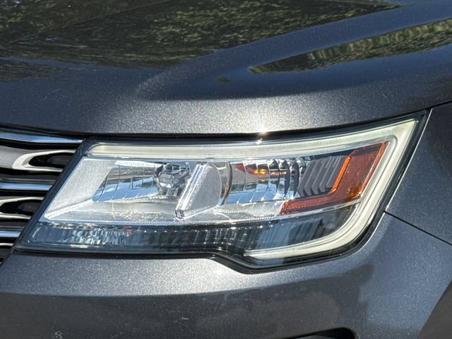Used 2016 Ford Explorer XLT w/ Equipment Group 202A FWD image 4