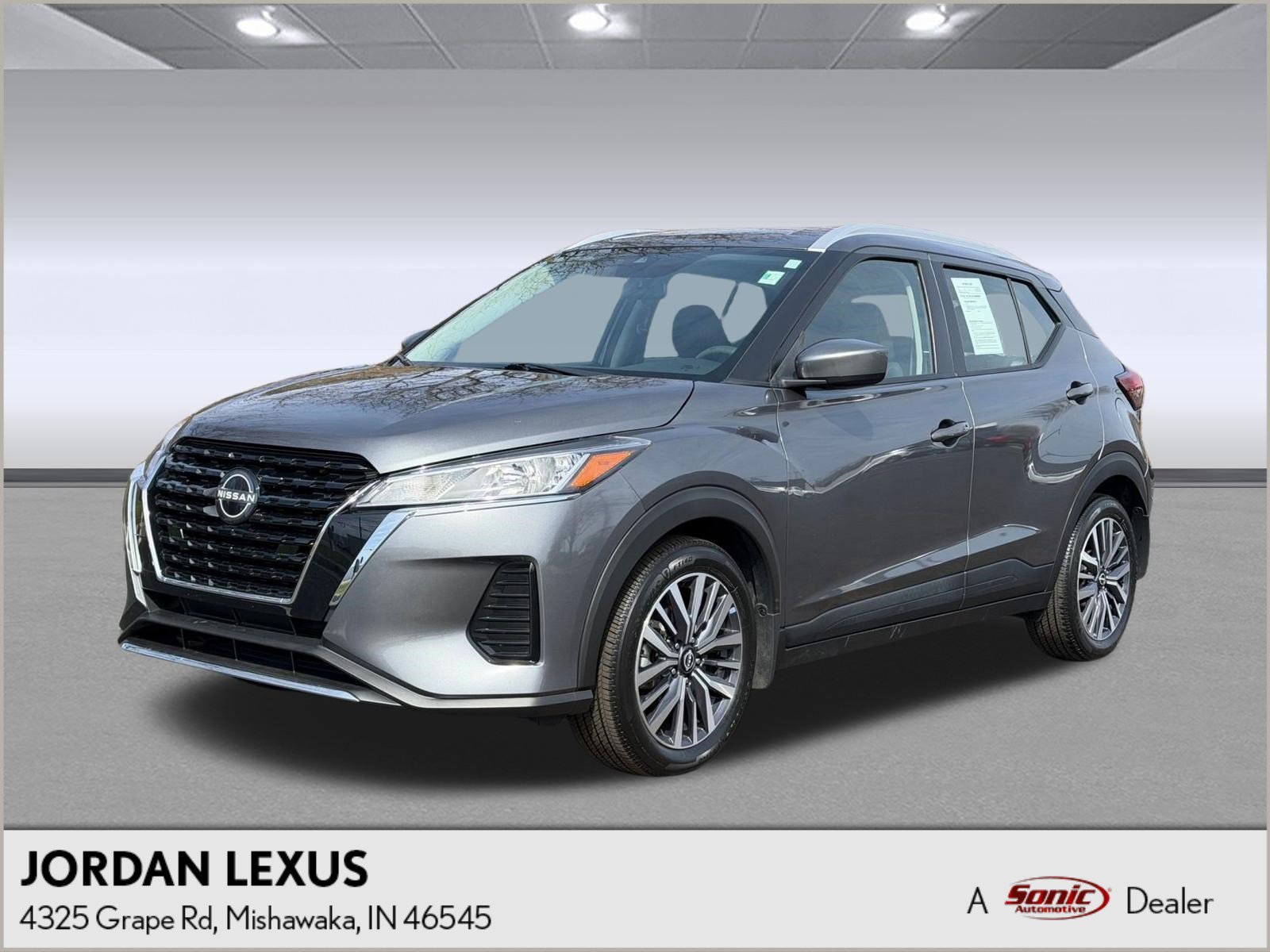 Used 2022 Nissan Kicks SV image 1