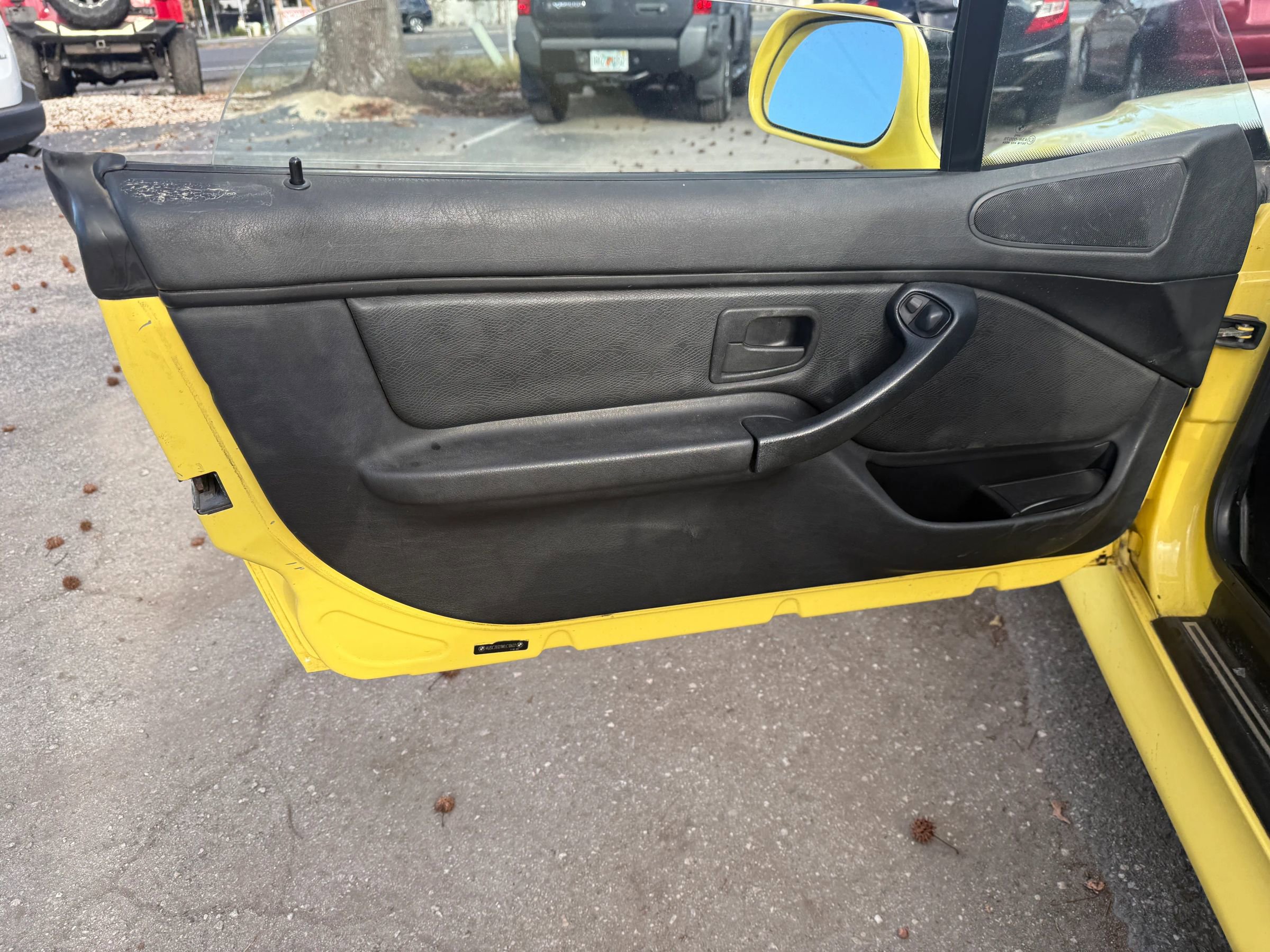 Used 1998 BMW Z3 2.8 RWD image 9