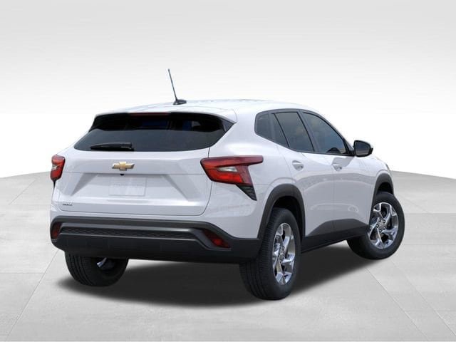 New 2026 Chevrolet Trax LS image 4