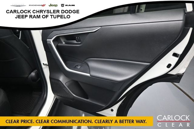Used 2021 Toyota RAV4 LE AWD/4WD image 29