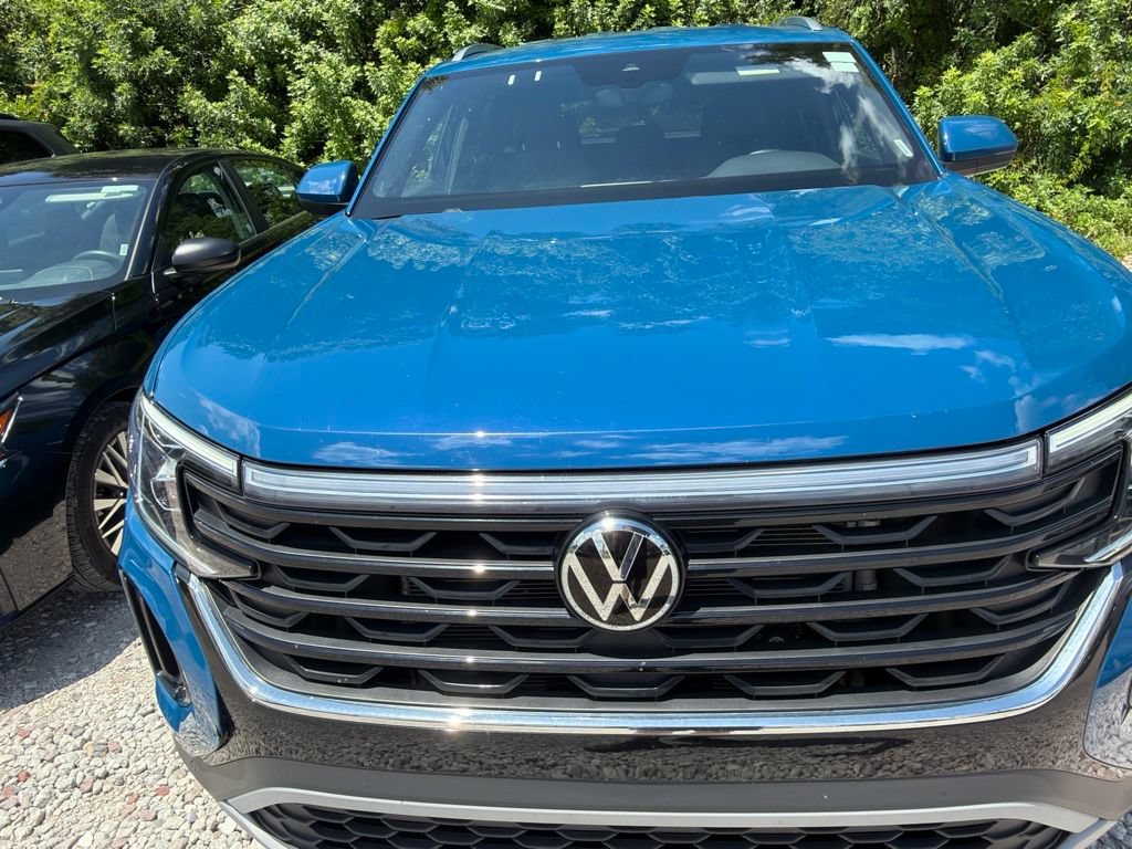 Used 2025 Volkswagen Atlas Cross Sport SE FWD image 6