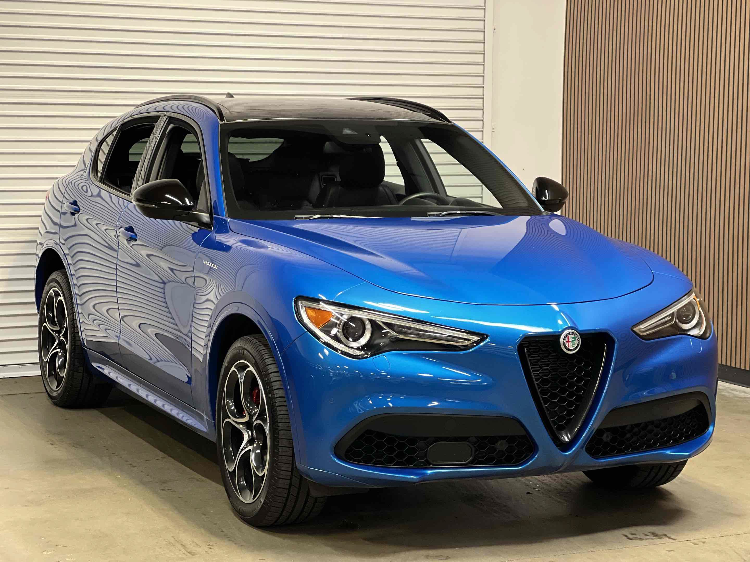 Used 2023 Alfa Romeo Stelvio Veloce AWD/4WD image 18