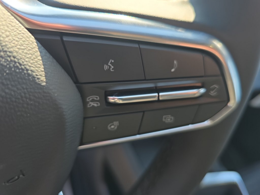 New 2027 Chevrolet Equinox LT w/ Safety and Technology Package FWD image 16