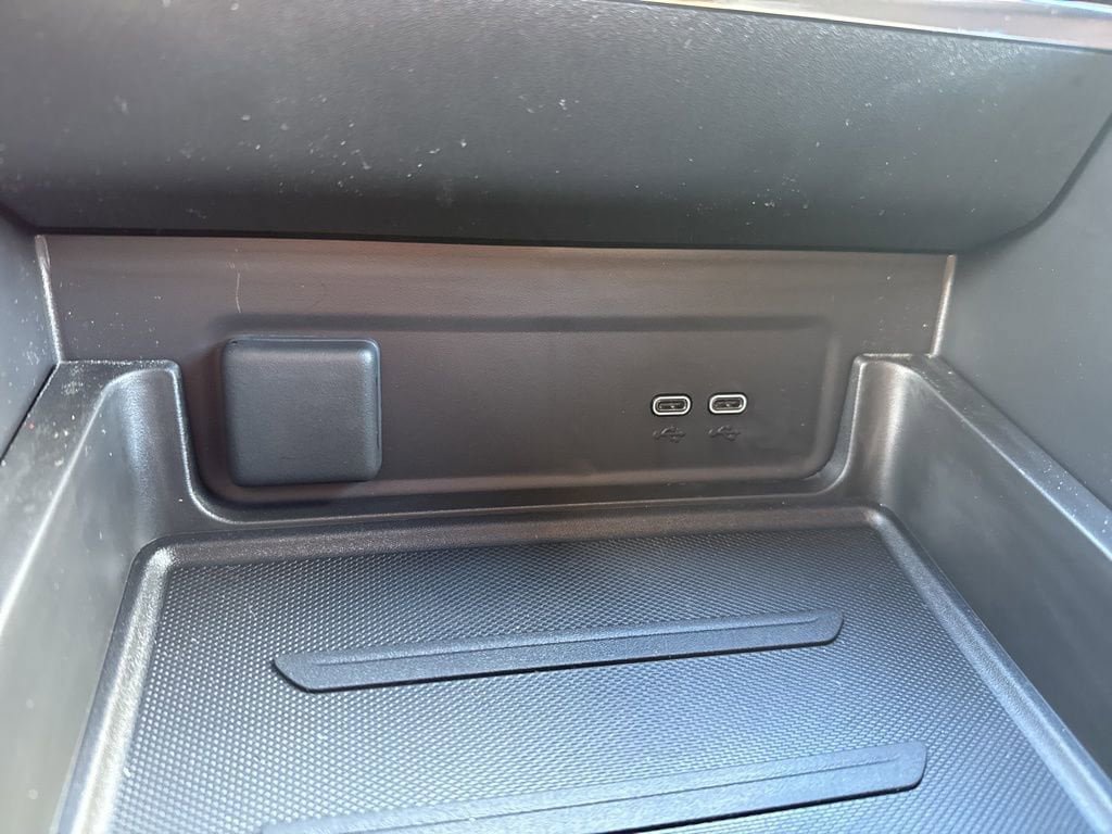 New 2026 GMC Sierra EV Elevation w/ LPO, Elevation Dark Package AWD/4WD image 32