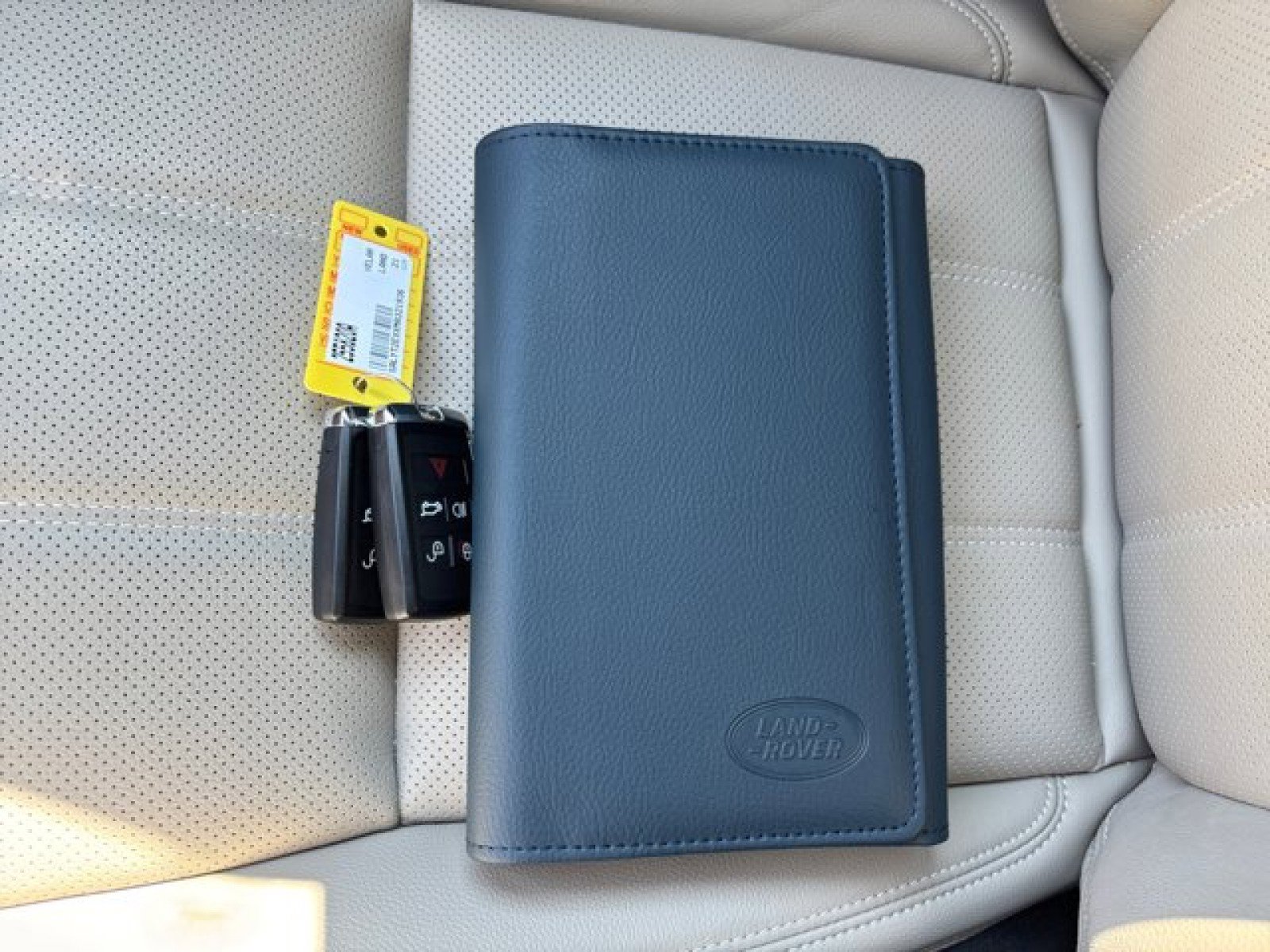 Certified 2021 Land Rover Range Rover Velar R-Dynamic S image 22