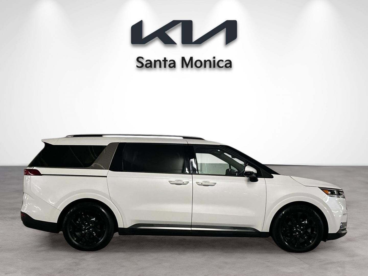 Used 2023 Kia Carnival SX Prestige FWD image 8
