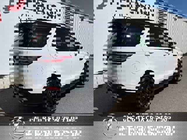 Used 2020 Land Rover Discovery Landmark image 4