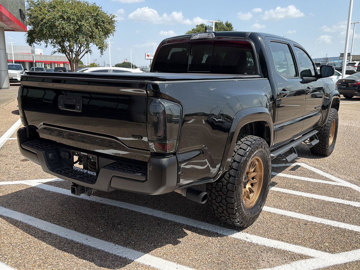 Used 2023 Toyota Tacoma SR5 RWD image 3
