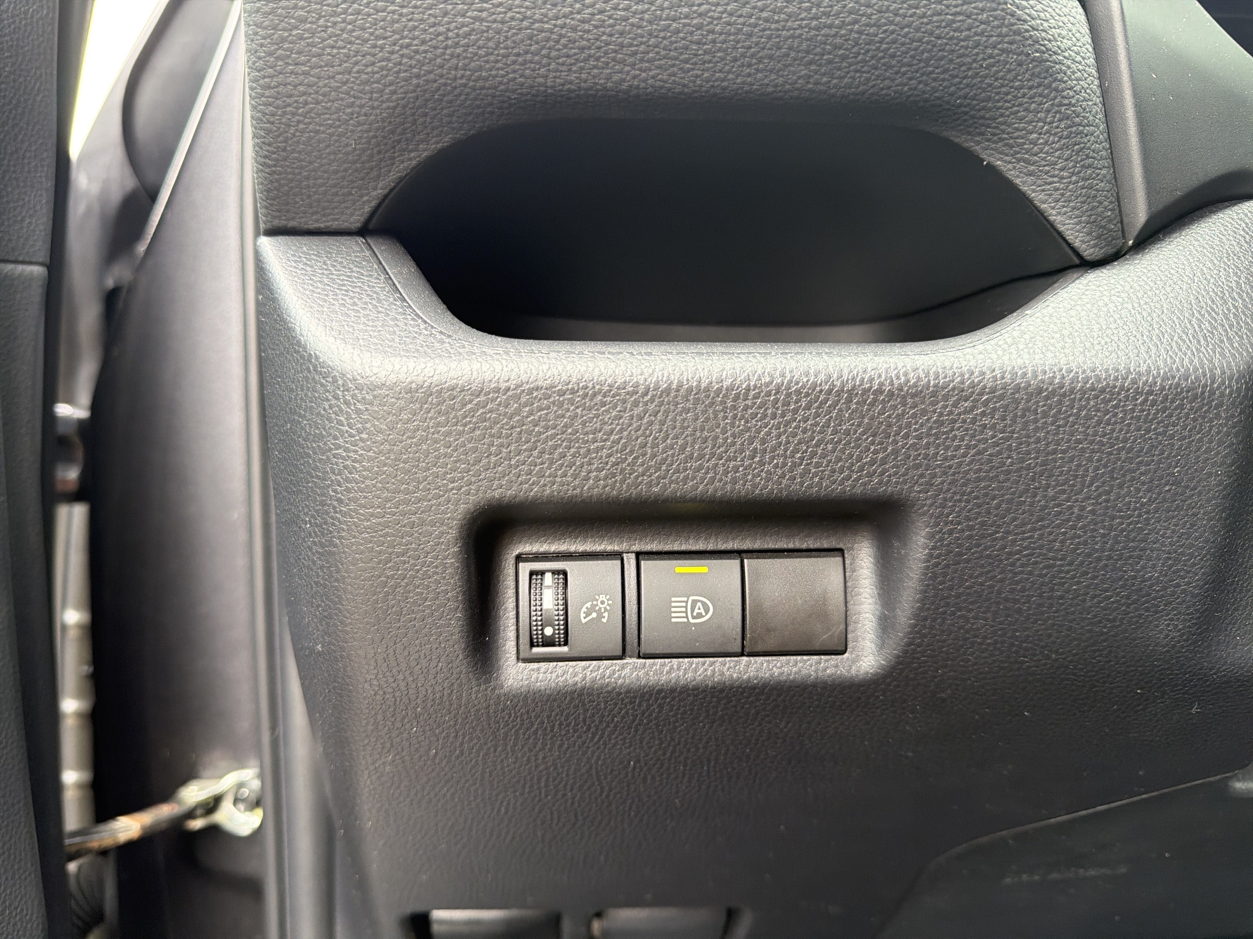 Used 2024 Toyota RAV4 XLE AWD/4WD image 17