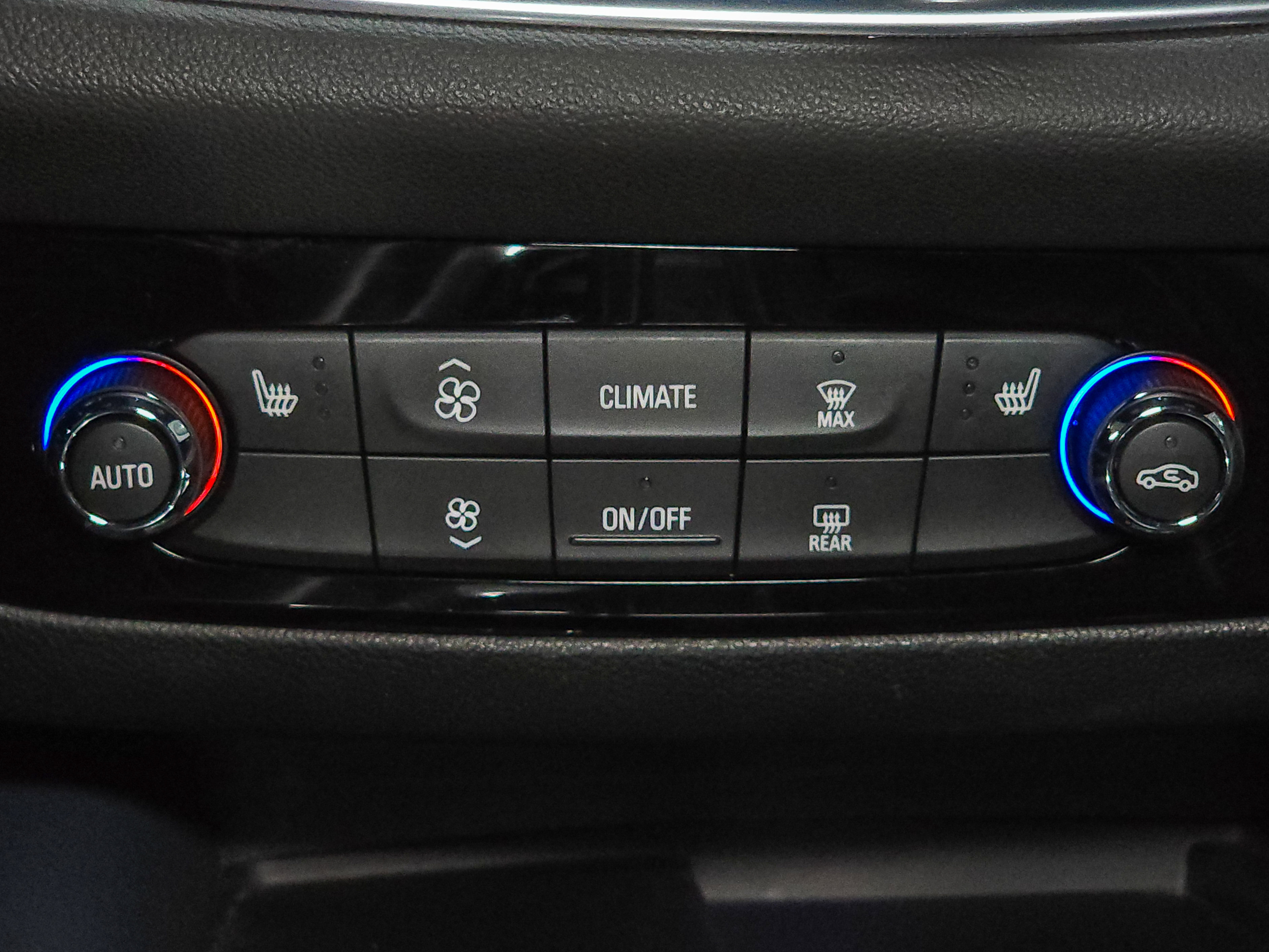 Used 2022 Buick Enclave Essence w/ Experience Buick Package image 34