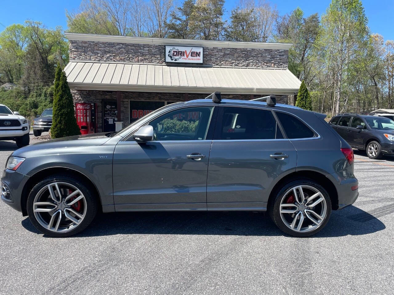 Used 2015 Audi SQ5 Premium Plus w/ Technology Package AWD/4WD image 1