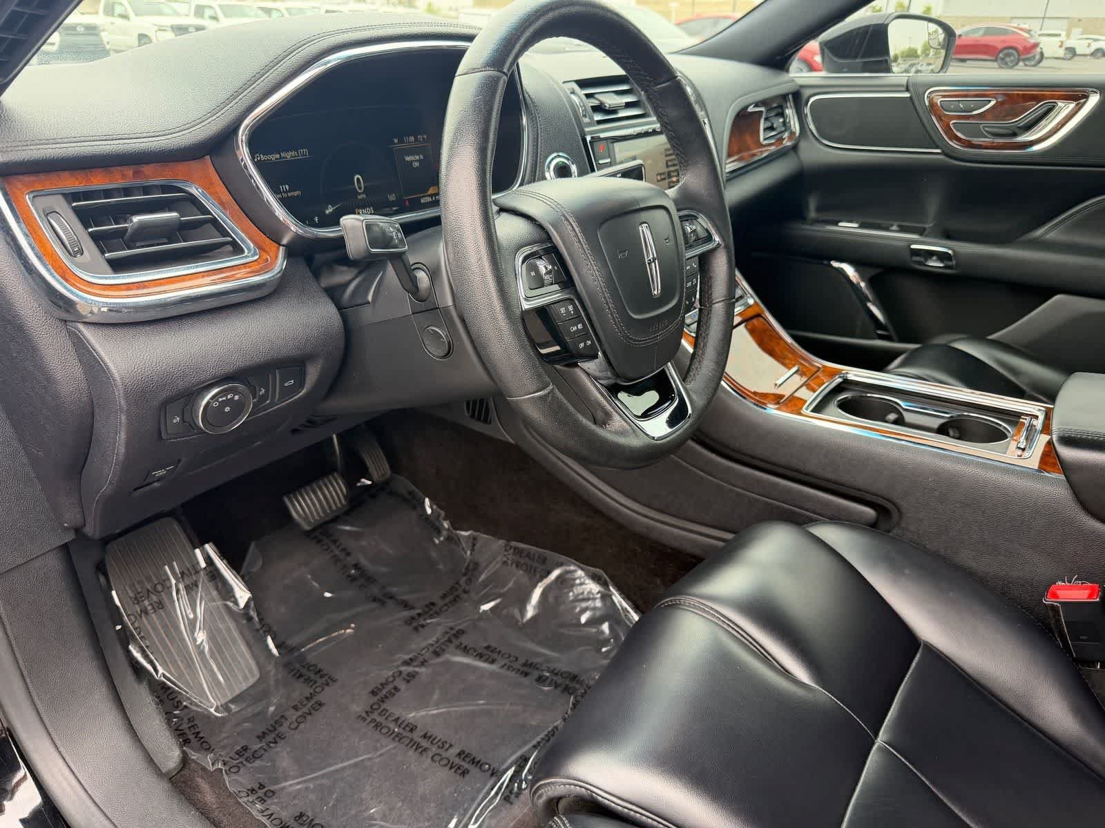 Used 2017 Lincoln Continental Premiere FWD video 2