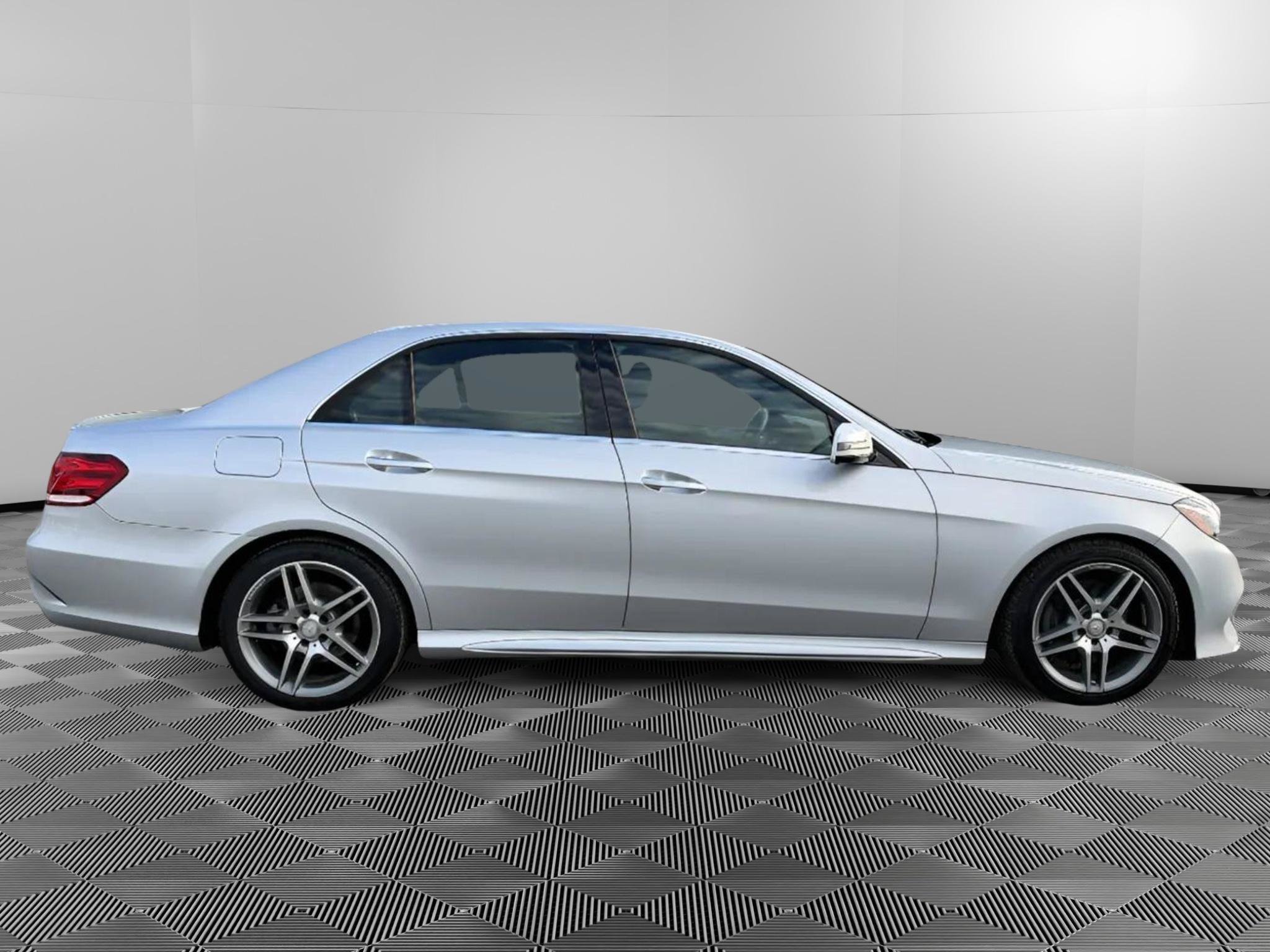 Used 2016 Mercedes-Benz E 350 4MATIC Sedan image 6