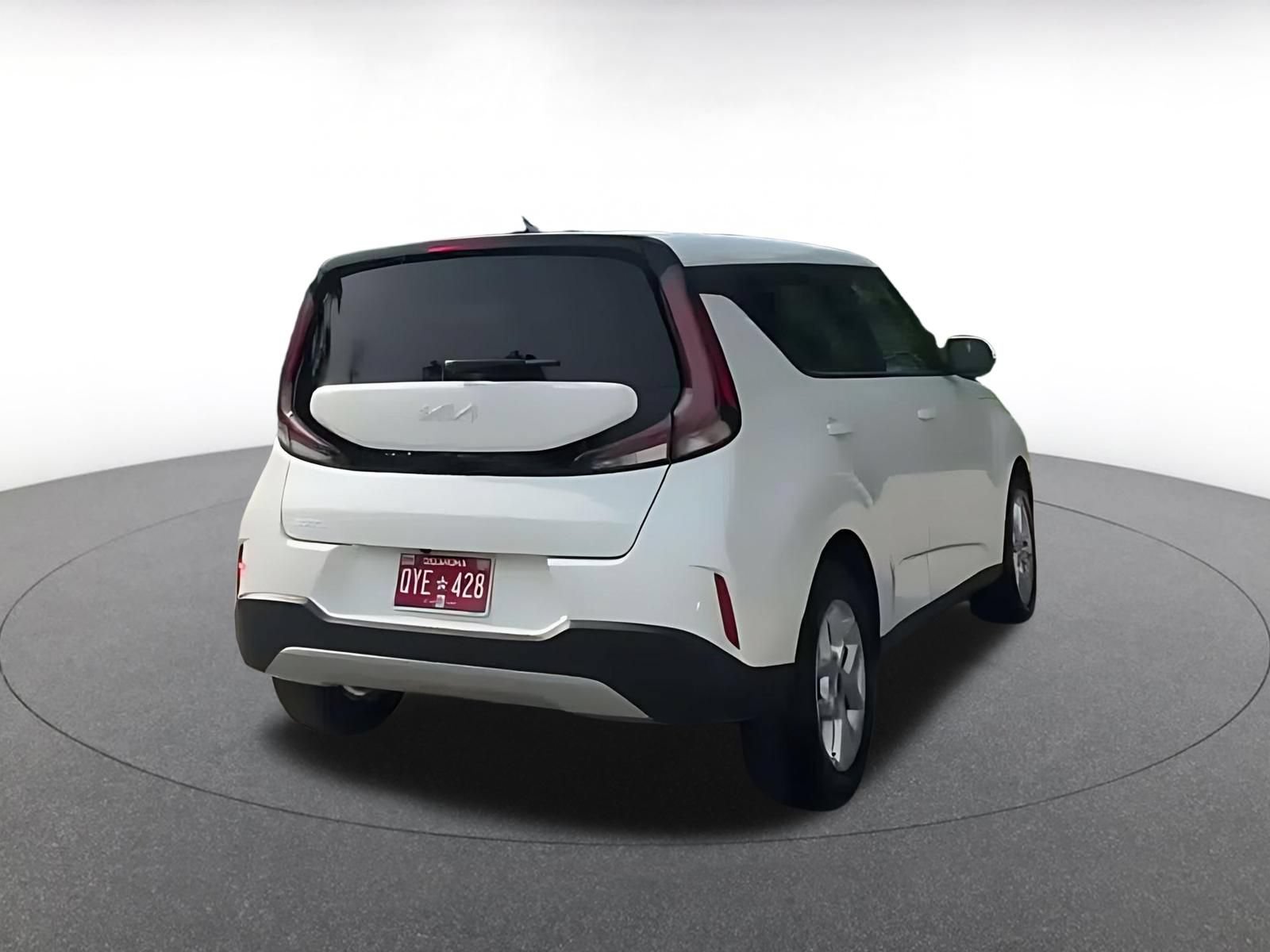 Used 2025 Kia Soul LX w/ LX Technology Package FWD image 13