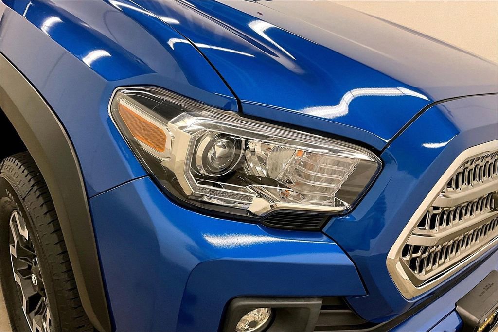 Used 2017 Toyota Tacoma TRD Off-Road w/ Tow Package AWD/4WD image 30