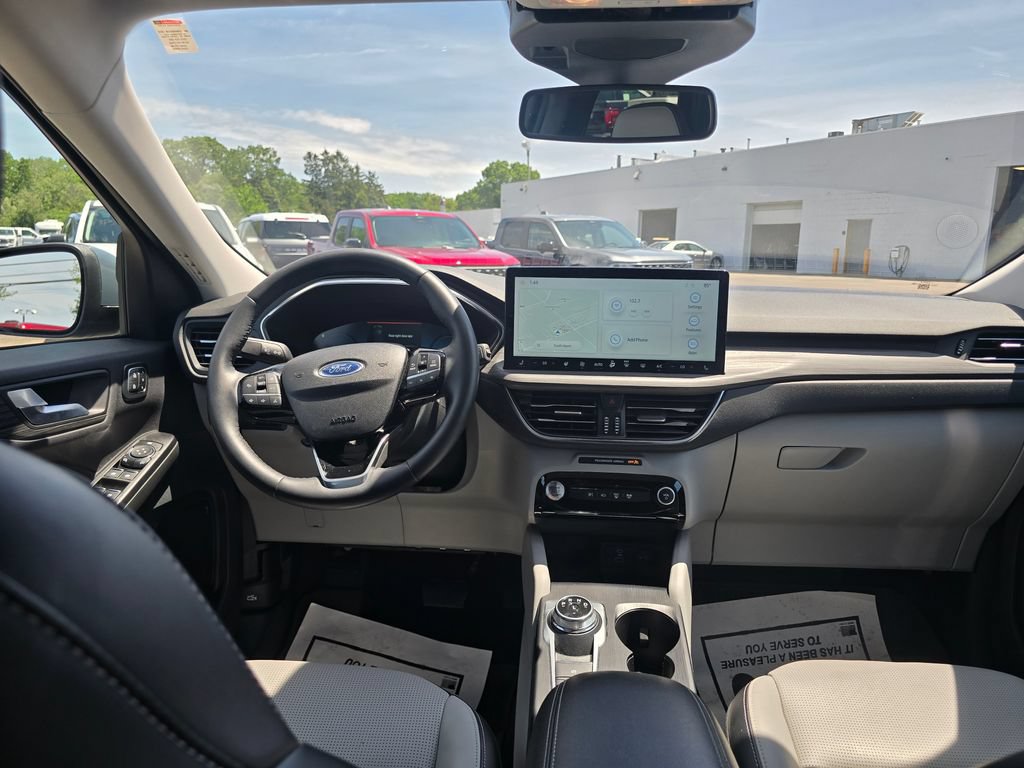 Certified 2023 Ford Escape Platinum AWD/4WD image 17