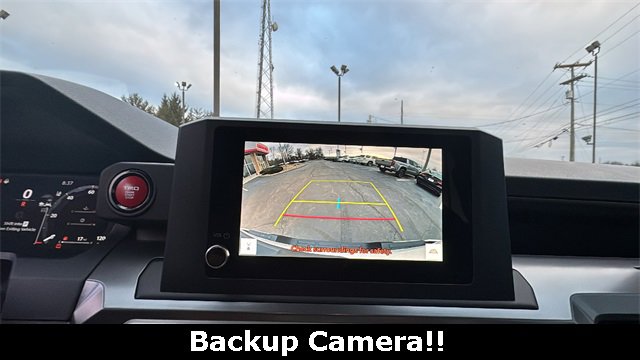 Used 2025 Toyota Tacoma TRD Off-Road image 3