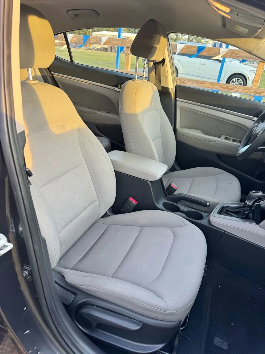 Used 2020 Hyundai Elantra SEL image 18