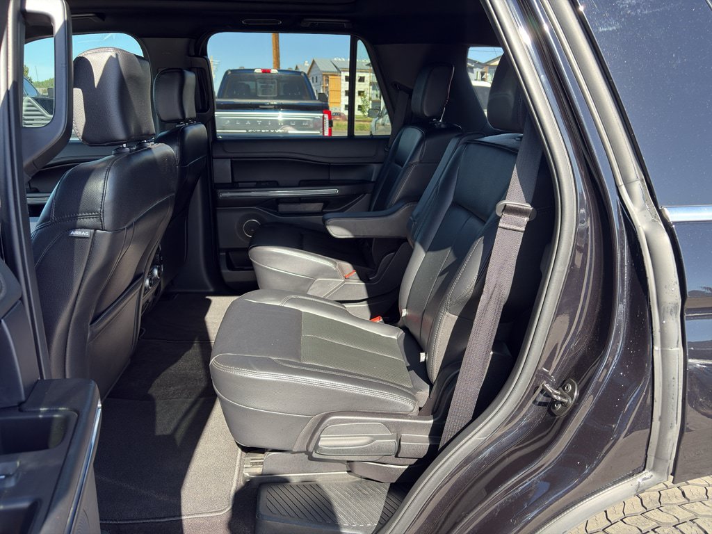Used 2020 Ford Expedition XLT w/ Equipment Group 202A AWD/4WD image 21