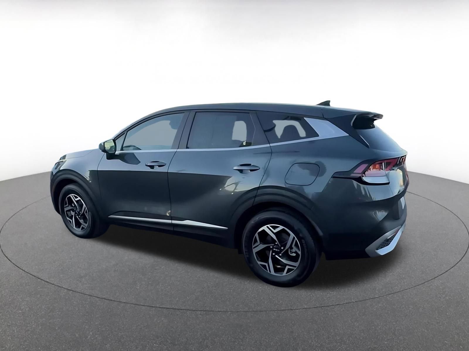 Used 2025 Kia Sportage LX image 10