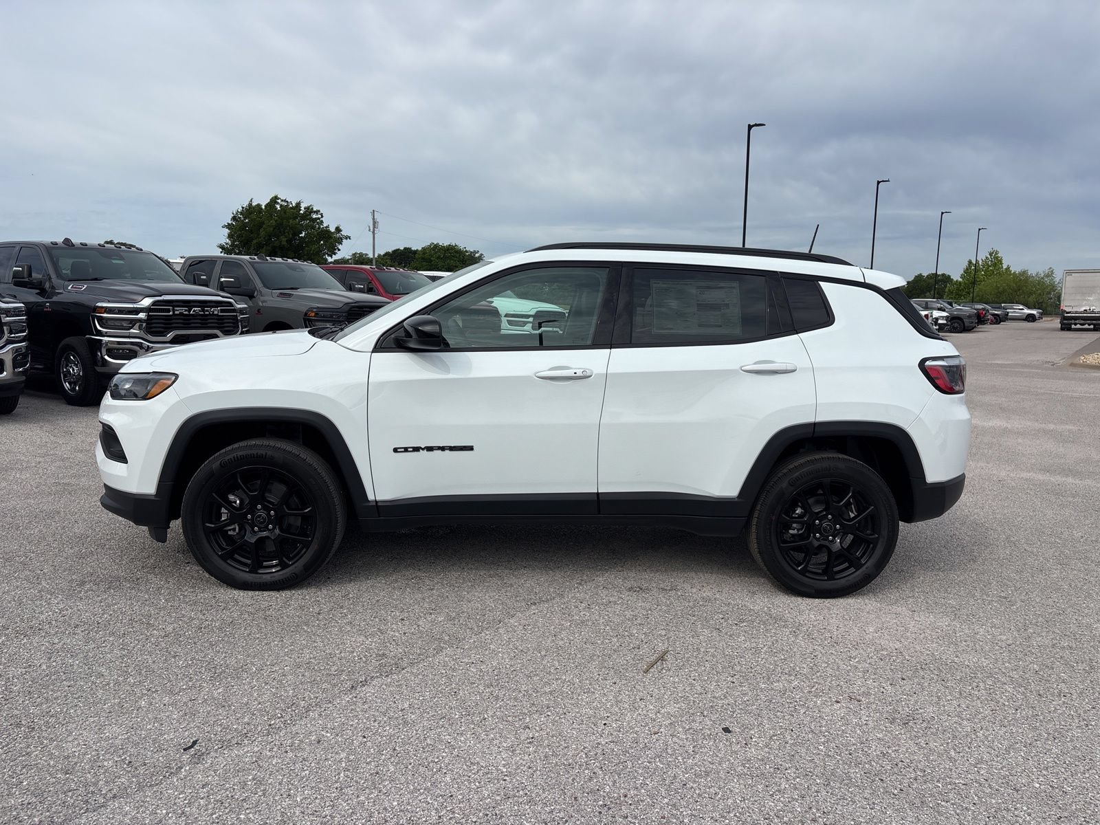 New 2026 Jeep Compass Latitude AWD/4WD image 2