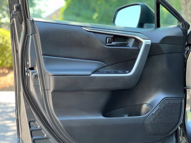 Used 2022 Toyota RAV4 LE FWD image 10