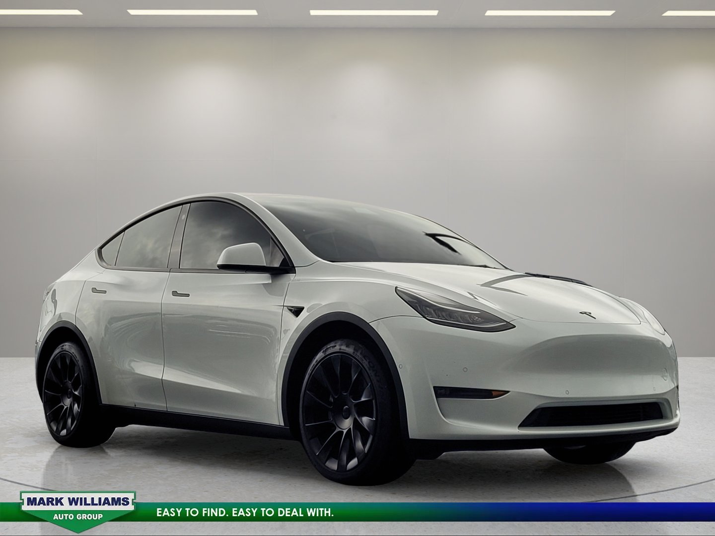 Used 2022 Tesla Model Y Long Range AWD/4WD image 1