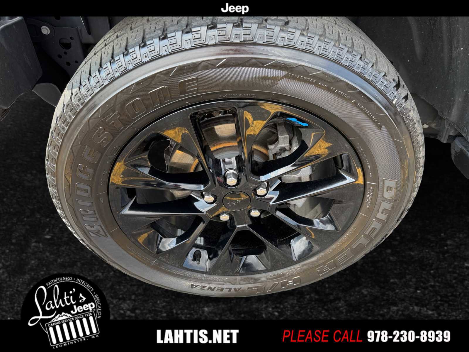 Used 2022 Jeep Wrangler Unlimited Sahara w/ Cold Weather Group image 7