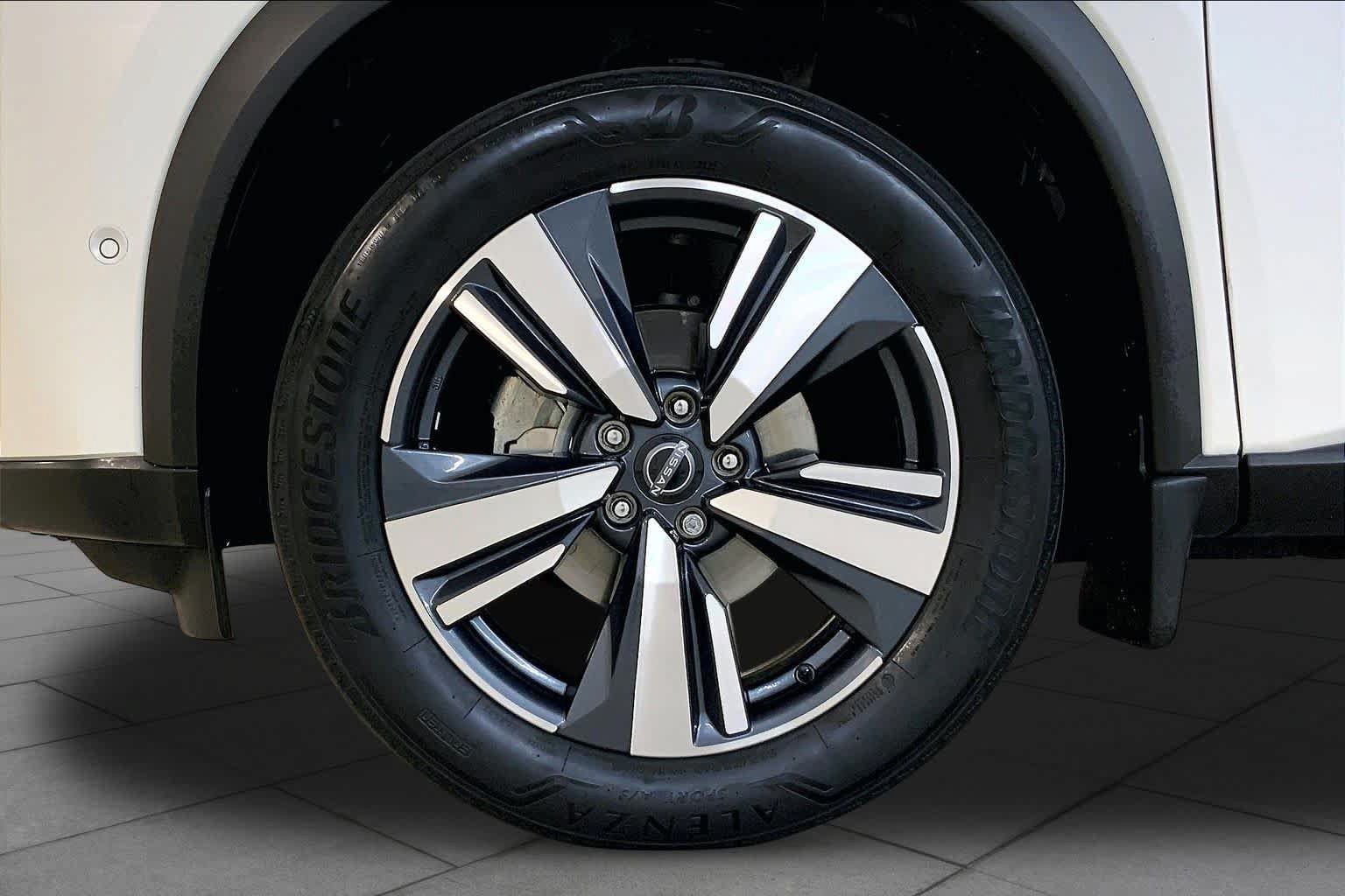 Used 2022 Nissan Rogue SL w/ SL Premium Package AWD/4WD image 10