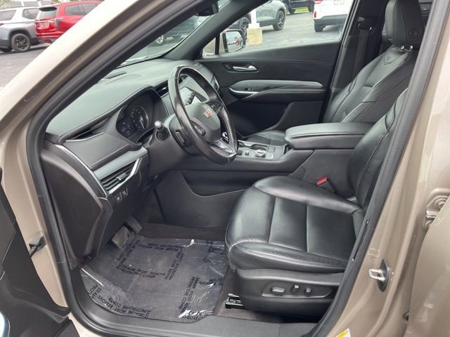 Used 2023 Cadillac XT4 Premium Luxury w/ Cold Weather Package FWD image 32