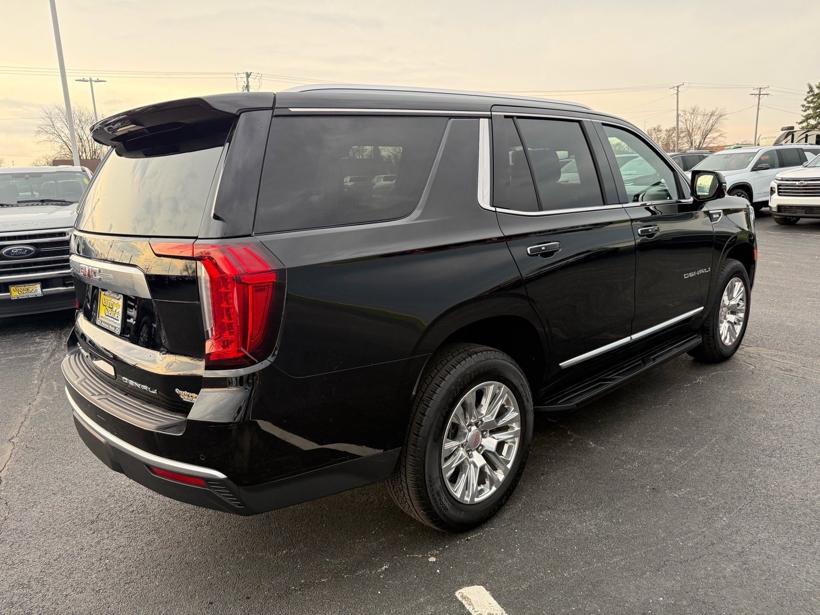 Used 2024 GMC Yukon Denali AWD/4WD image 5