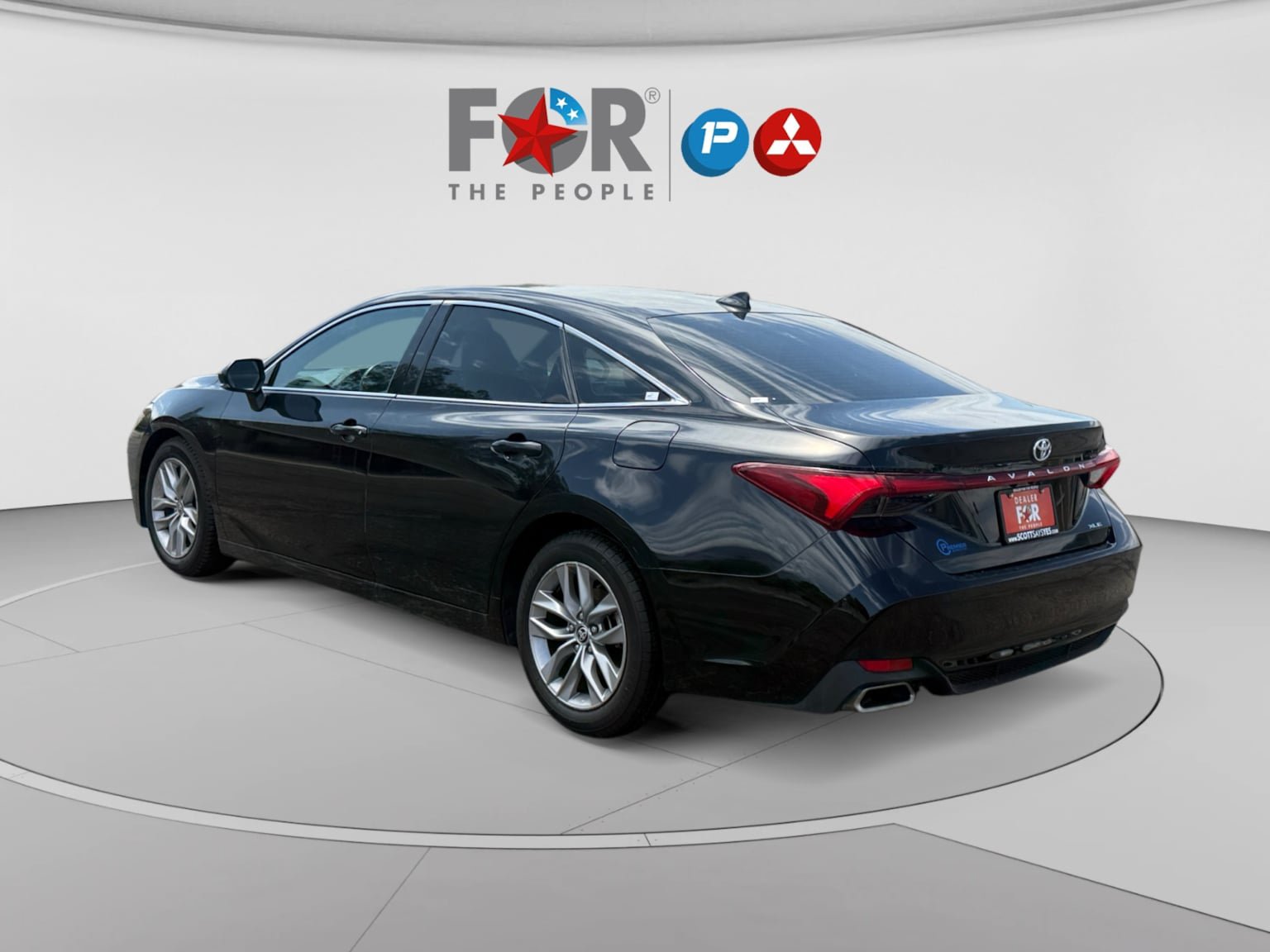 Used 2022 Toyota Avalon XLE FWD image 3
