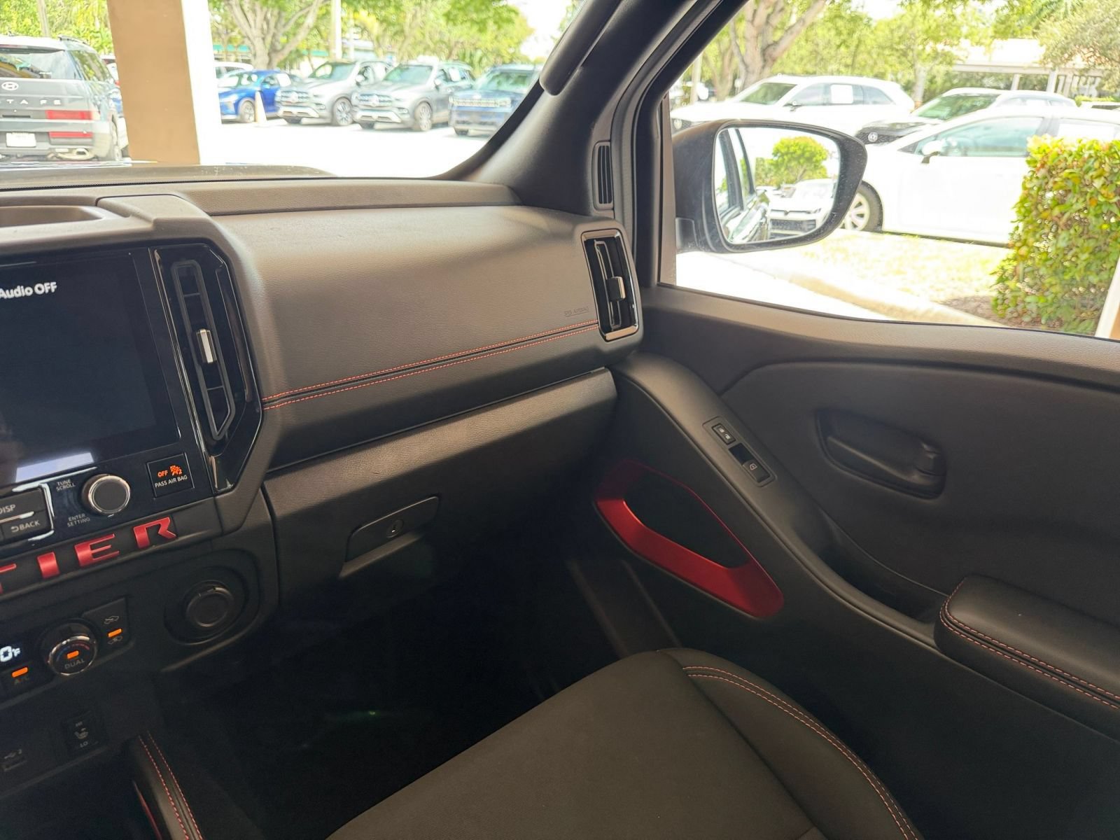 Used 2026 Nissan Frontier PRO-4X AWD/4WD image 30