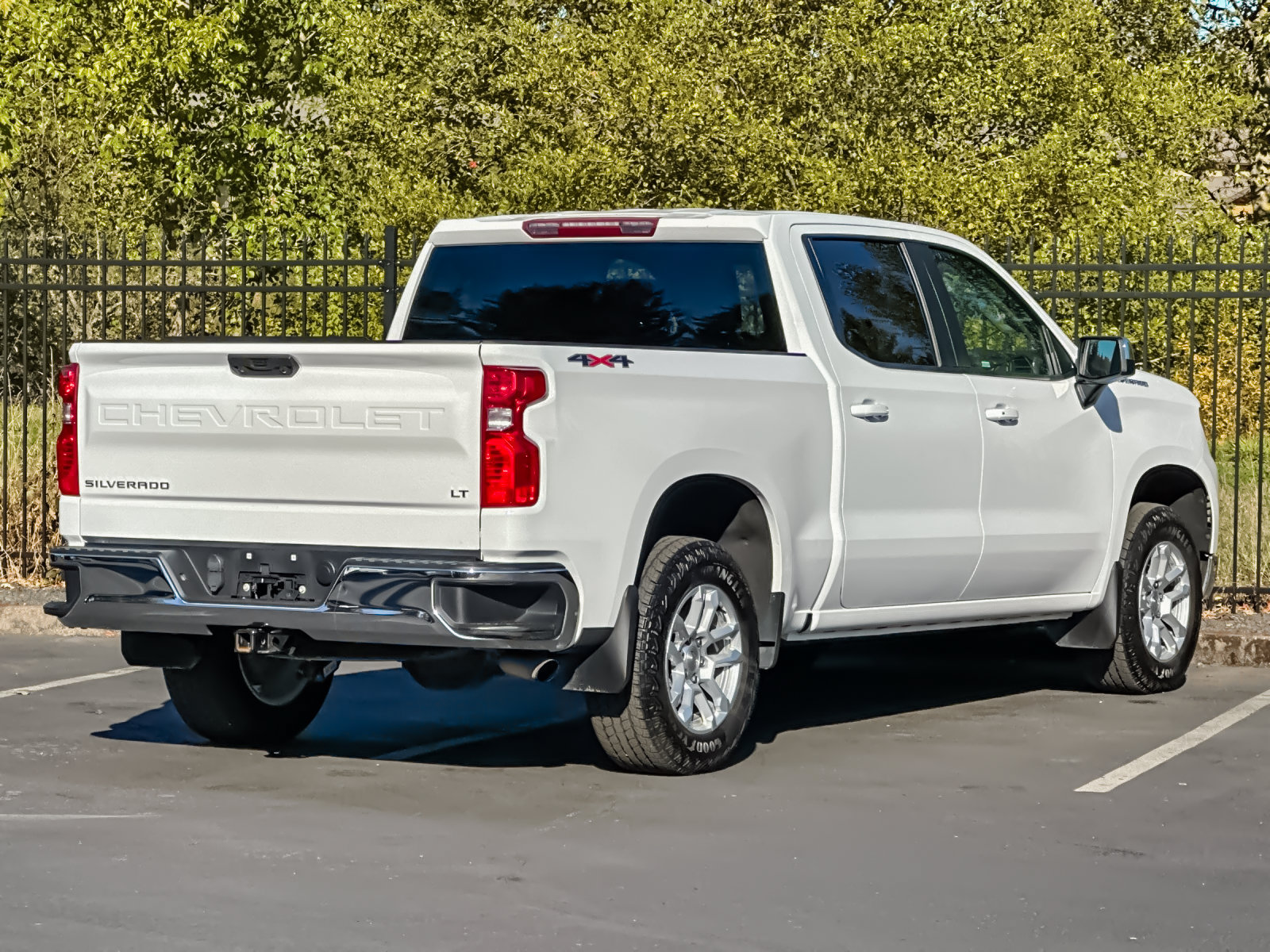 Used 2023 Chevrolet Silverado 1500 LT w/ Protection Package AWD/4WD image 3