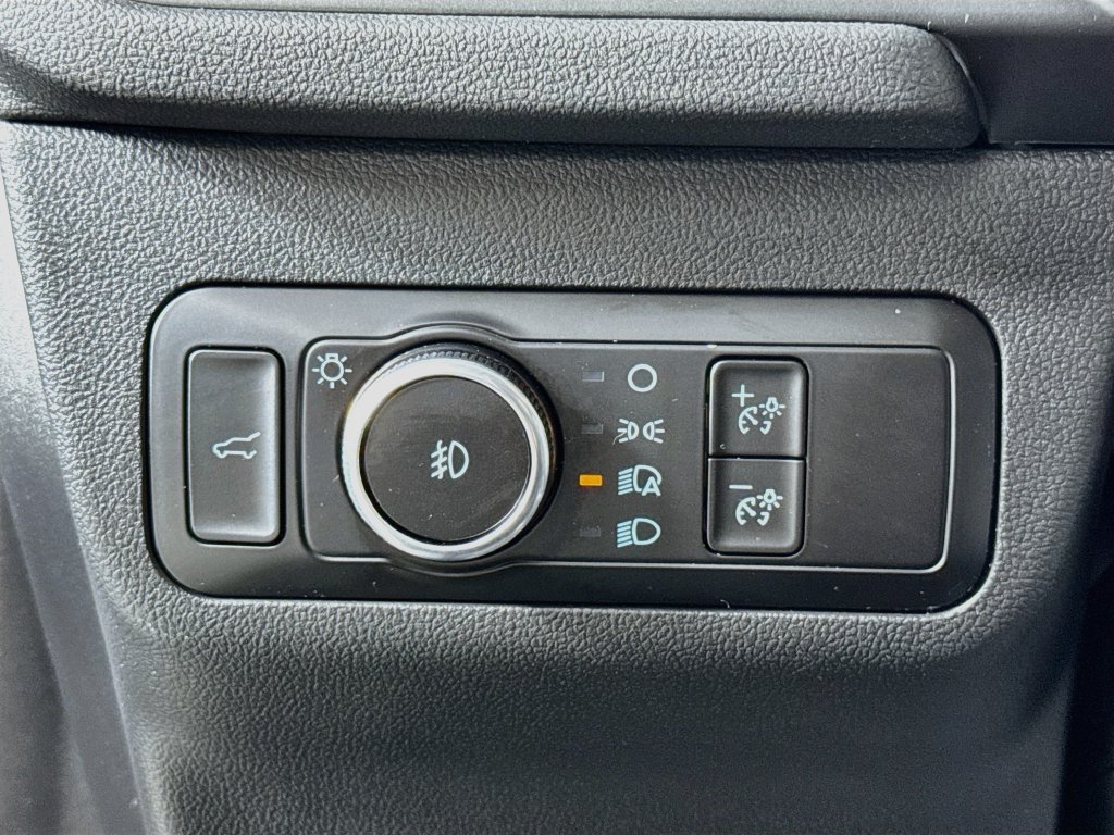 Used 2025 Ford Escape Platinum AWD/4WD image 20