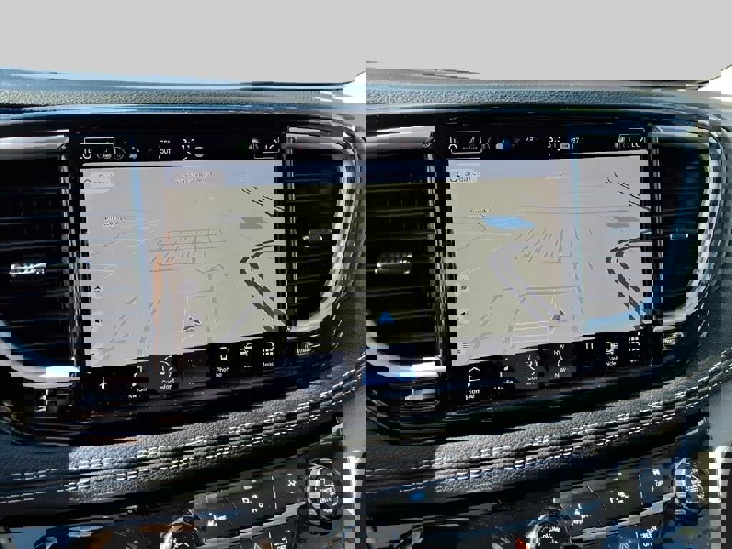 Used 2024 Chrysler Pacifica Select image 31