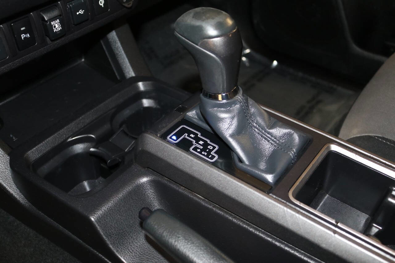 Used 2022 Toyota Tacoma TRD Off-Road image 40