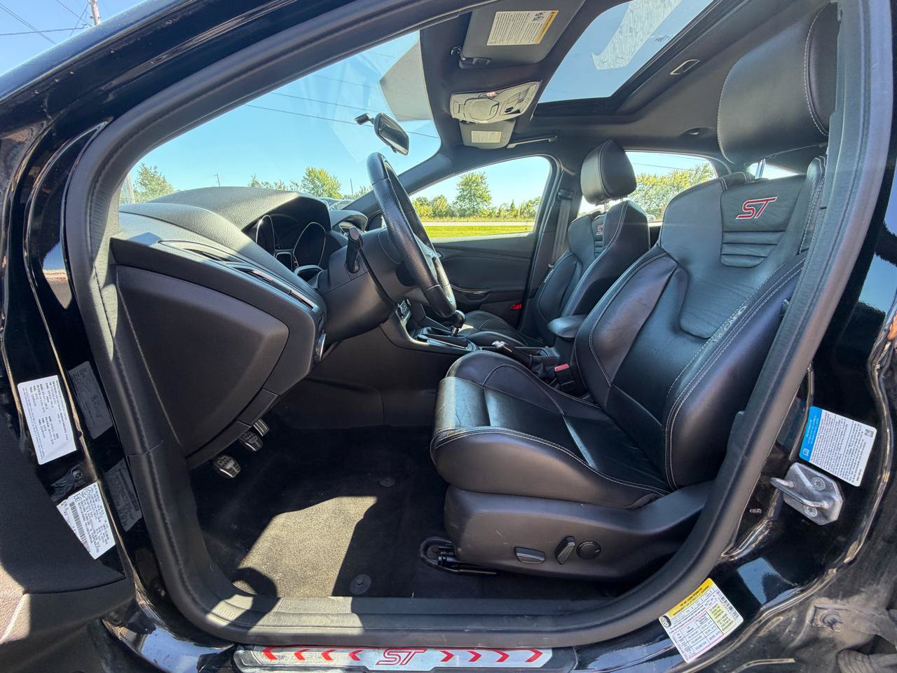 Used 2018 Ford Focus ST FWD image 8