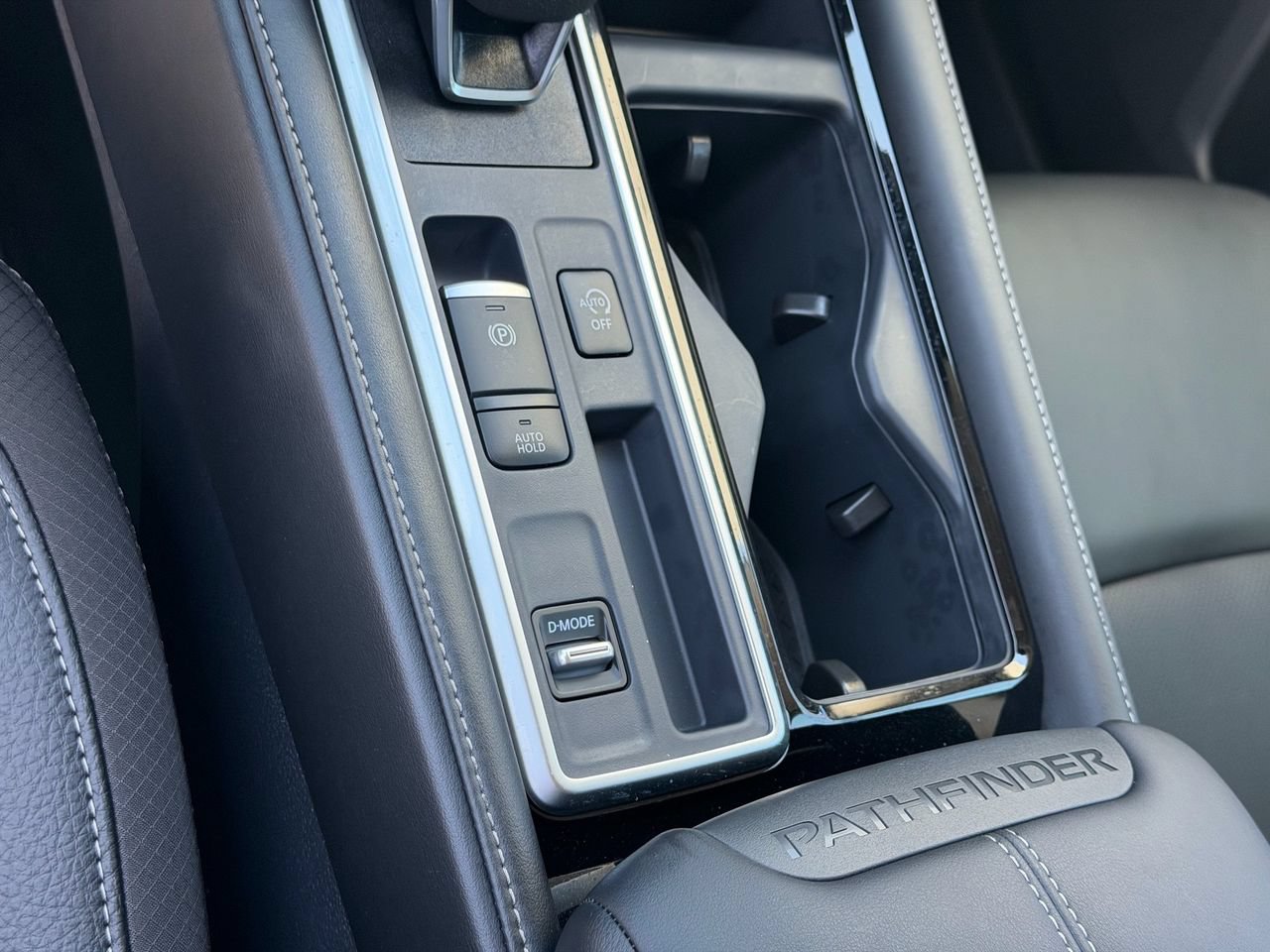 New 2026 Nissan Pathfinder SL FWD image 23