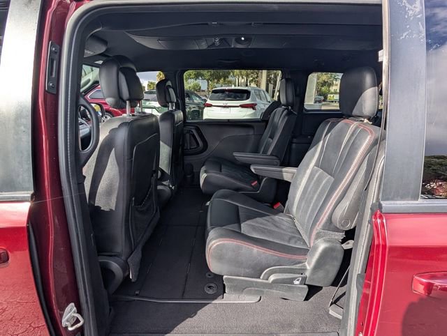 Used 2018 Dodge Grand Caravan GT image 9